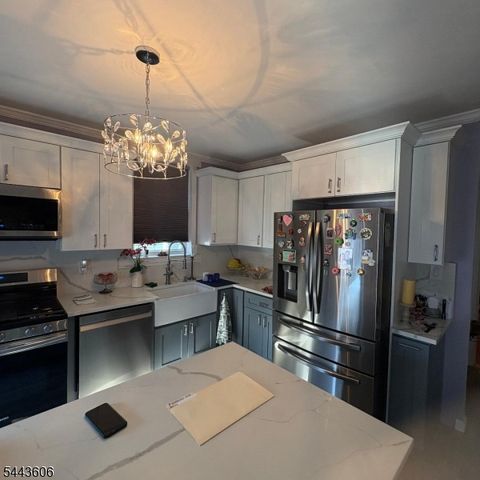 9 Emerson Ave, Jersey City, NJ 07306