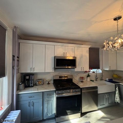 9 Emerson Ave, Jersey City, NJ 07306