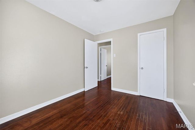 10592 Clarendon Avenue, St Louis, MO 63114