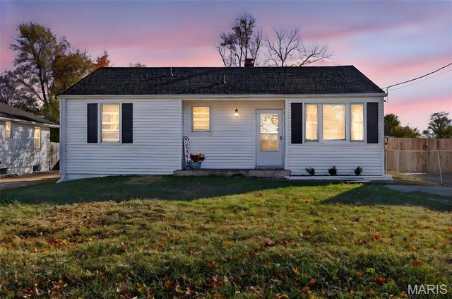 10592 Clarendon Avenue, St Louis, MO 63114