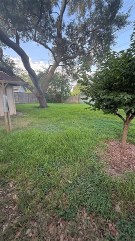 7634 Glen Vista Street, Houston, TX 77061