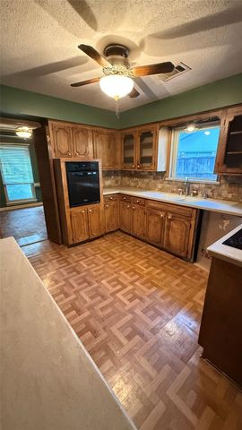 7634 Glen Vista Street, Houston, TX 77061
