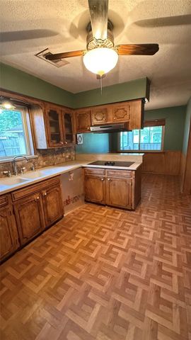 7634 Glen Vista Street, Houston, TX 77061