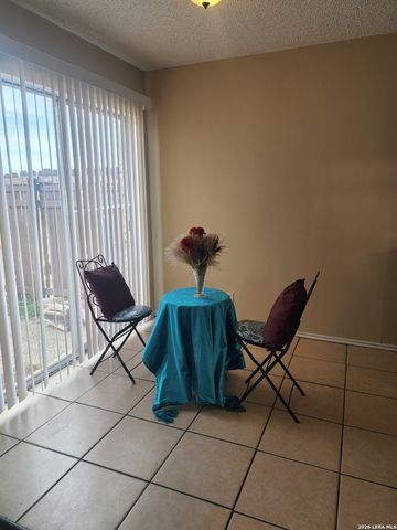 5236 Meadow Field, San Antonio, TX 78250