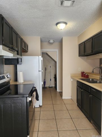 5236 Meadow Field, San Antonio, TX 78250