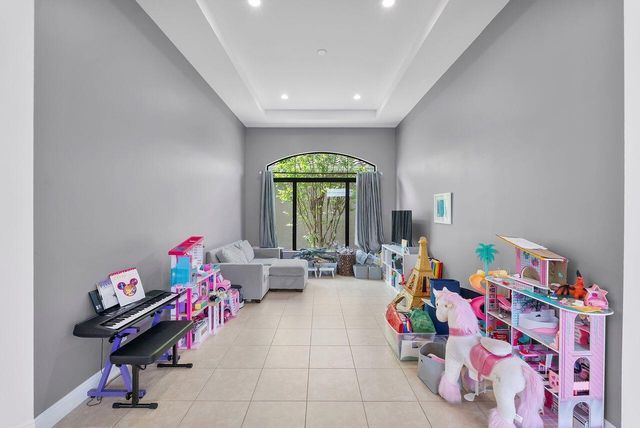 8251 Canopy Terrace, Parkland, FL 33076