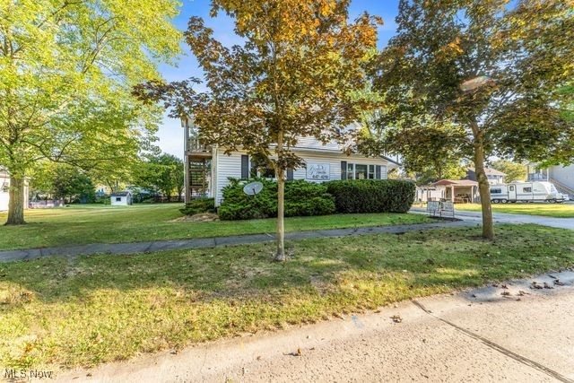 112 Vine Street, Wellington, OH 44090