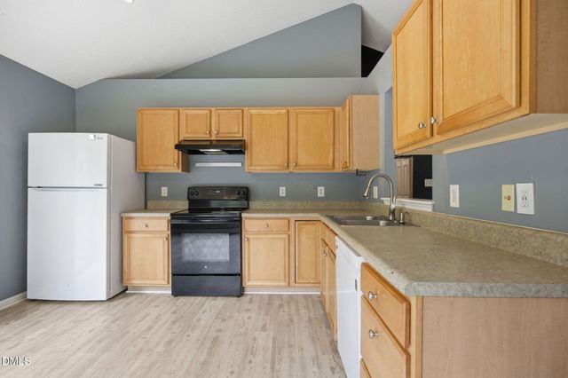 96 Shire Court, Zebulon, NC 27597