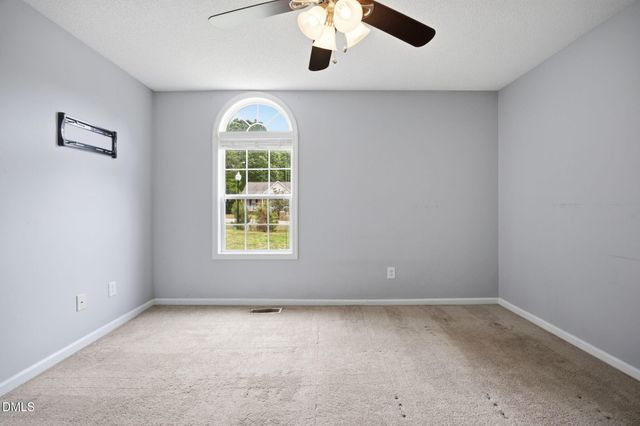 96 Shire Court, Zebulon, NC 27597