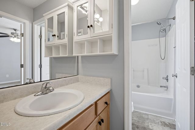 96 Shire Court, Zebulon, NC 27597
