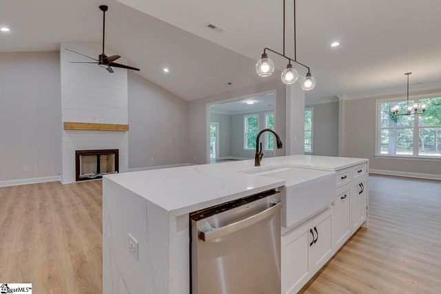 513 Quail Hollow Road, Anderson, SC 29621