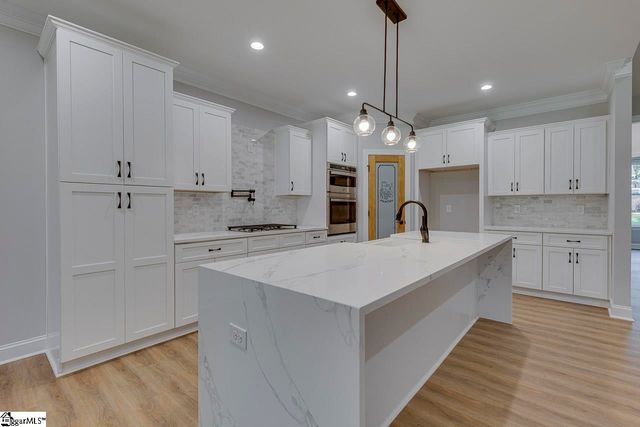 513 Quail Hollow Road, Anderson, SC 29621