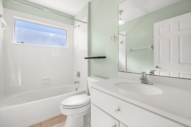 5008 ADRIATIC AVENUE, Tavares, FL 32778