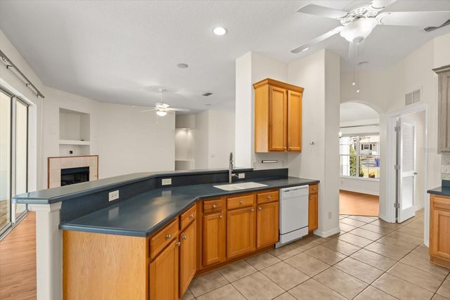 5008 ADRIATIC AVENUE, Tavares, FL 32778