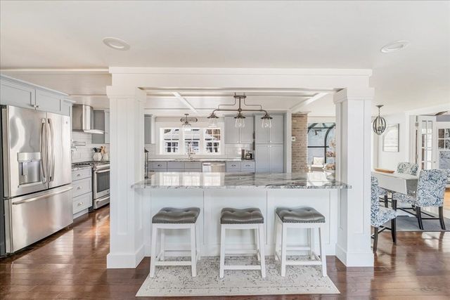 31 Warren Ave, Plymouth, MA 02360