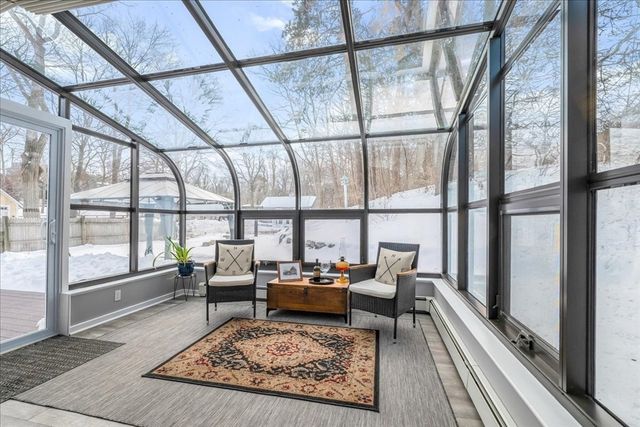 31 Warren Ave, Plymouth, MA 02360