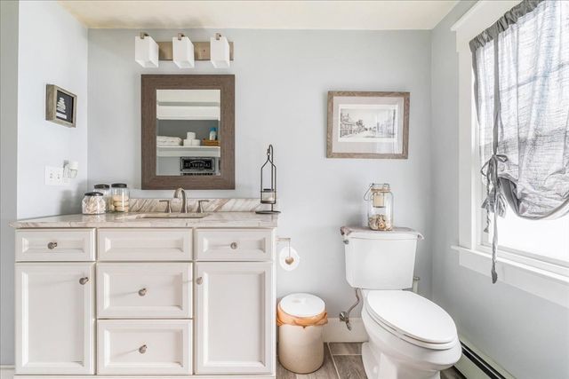 31 Warren Ave, Plymouth, MA 02360