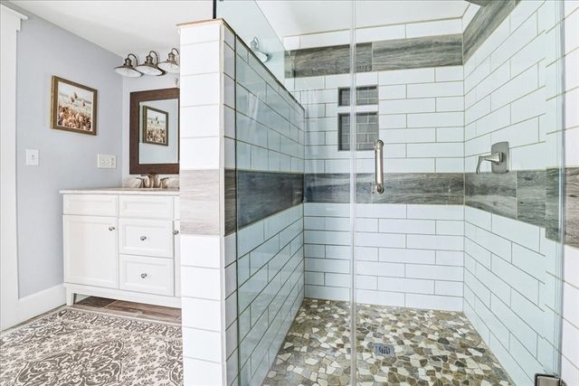 31 Warren Ave, Plymouth, MA 02360