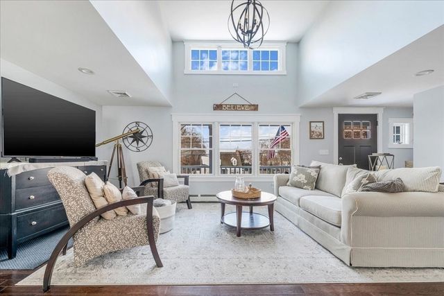 31 Warren Ave, Plymouth, MA 02360