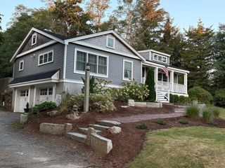 31 Warren Ave, Plymouth, MA 02360
