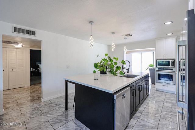 3213 E Emile Zola Avenue, Phoenix, AZ 85032