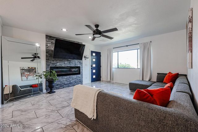 3213 E Emile Zola Avenue, Phoenix, AZ 85032