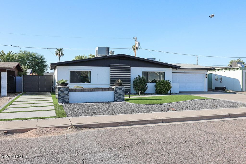 3213 E Emile Zola Avenue, Phoenix, AZ 85032