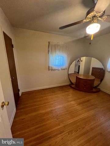 301 MURRAY AVE, Bellmawr, NJ 08031