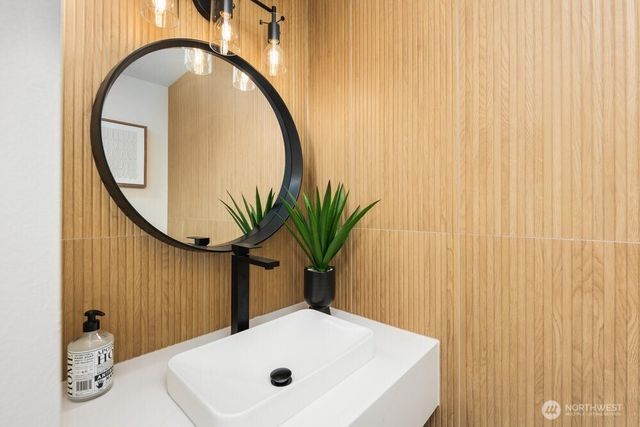 12639 shorewood Drive SW, Burien, WA 98146