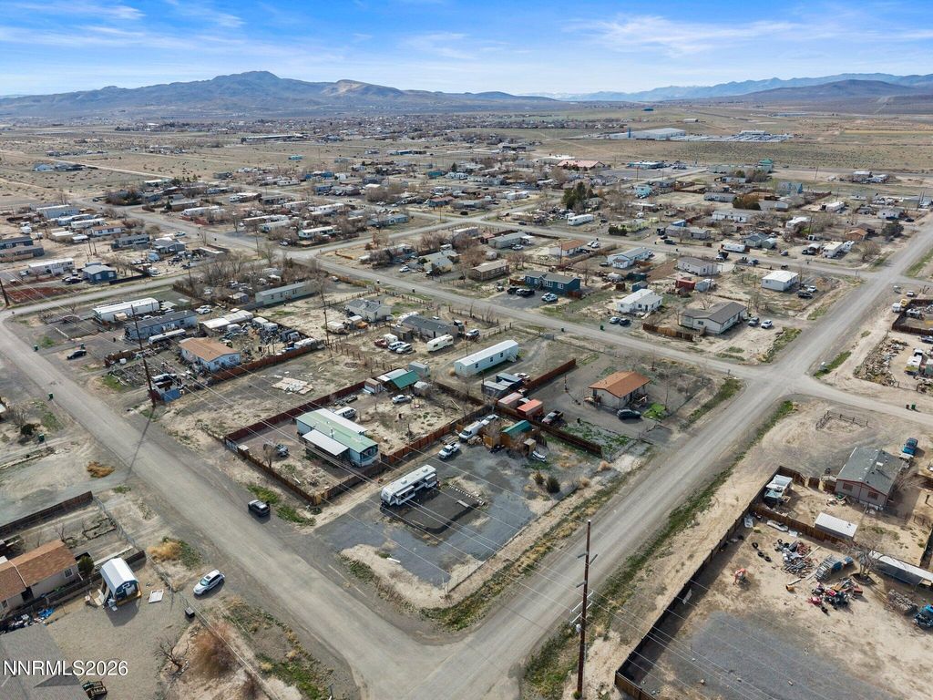 Image 12 of property listing at 2765 Rawhide Street, Silver Springs, NV 89429