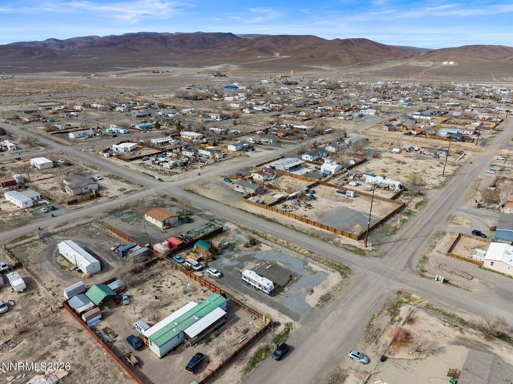 Image 14 of property listing at 2765 Rawhide Street, Silver Springs, NV 89429