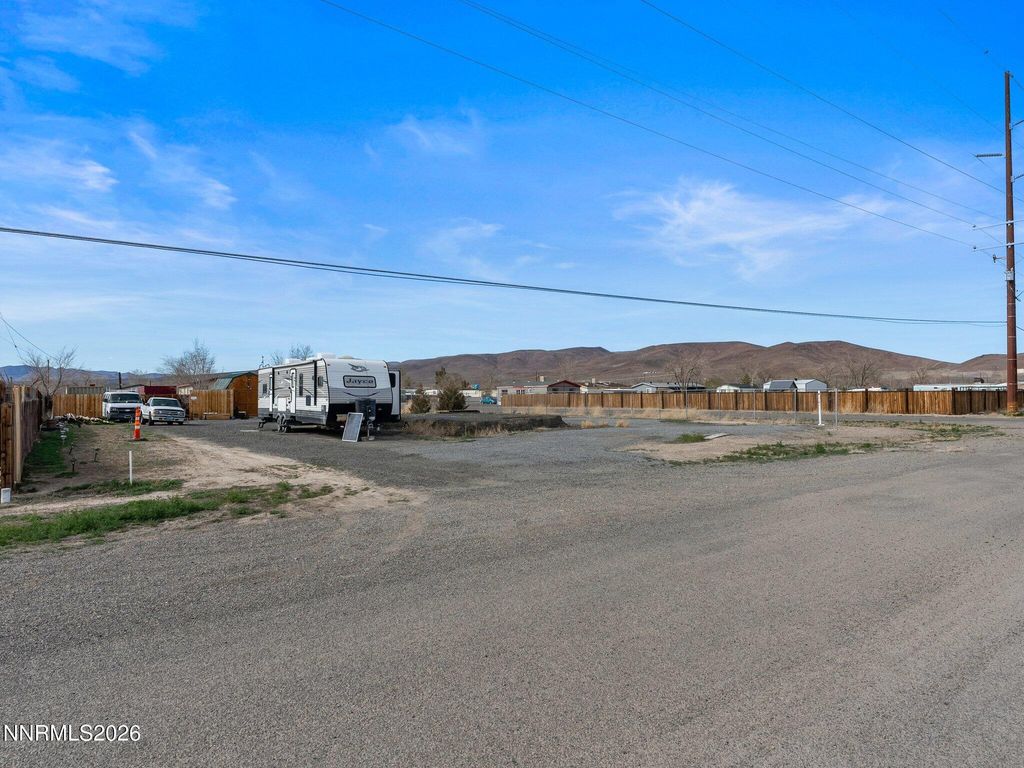 Image 3 of property listing at 2765 Rawhide Street, Silver Springs, NV 89429