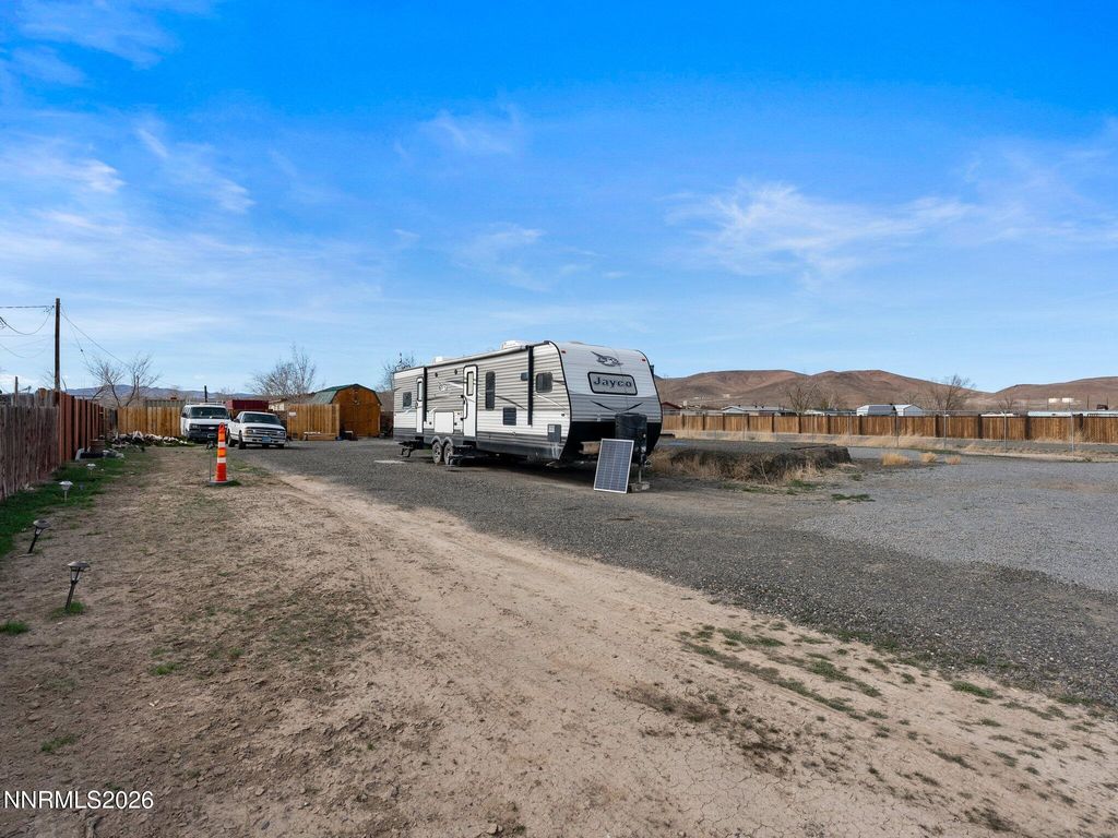 Image 5 of property listing at 2765 Rawhide Street, Silver Springs, NV 89429