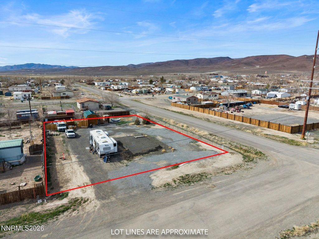 Image 9 of property listing at 2765 Rawhide Street, Silver Springs, NV 89429