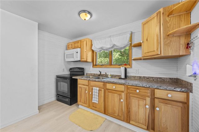 891 Whitney Road West, Perinton, NY 14450