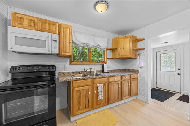 891 Whitney Road West, Perinton, NY 14450