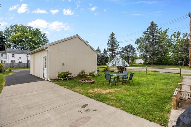 891 Whitney Road West, Perinton, NY 14450