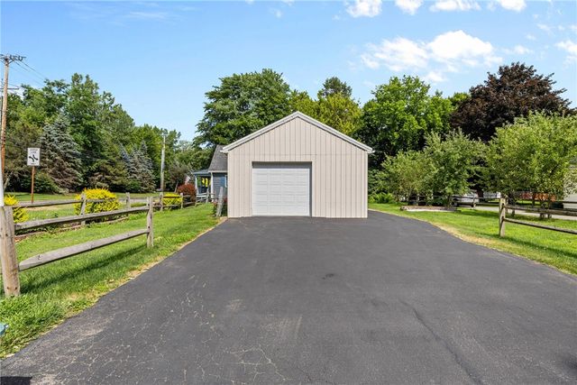 891 Whitney Road West, Perinton, NY 14450