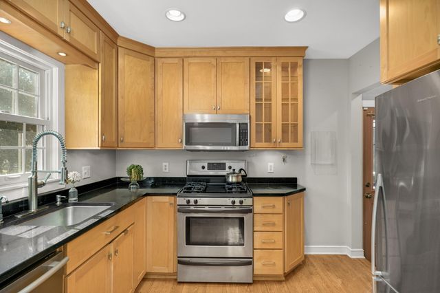 930 Nevada Avenue W, Saint Paul, MN 55117