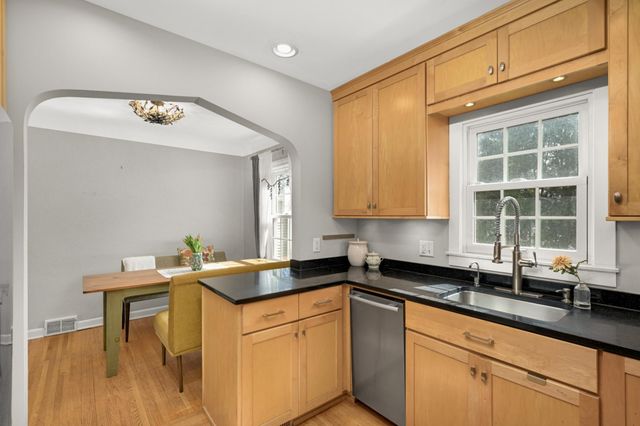 930 Nevada Avenue W, Saint Paul, MN 55117