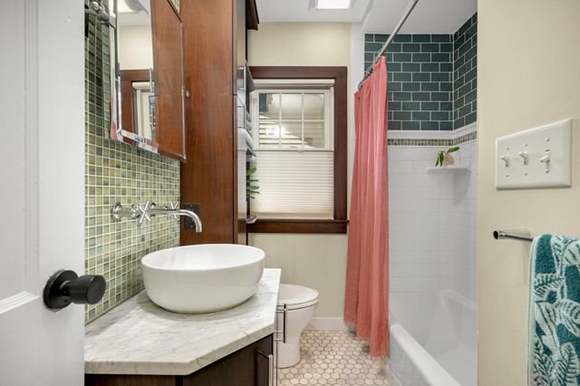 930 Nevada Avenue W, Saint Paul, MN 55117