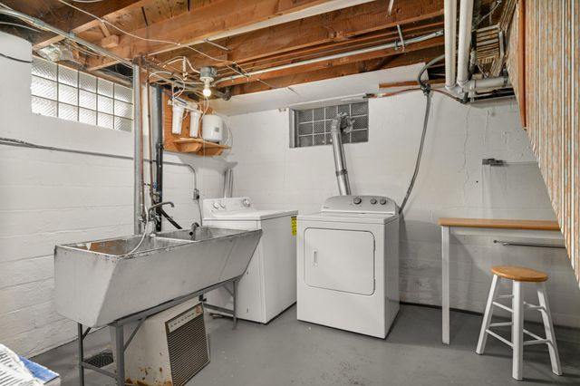 930 Nevada Avenue W, Saint Paul, MN 55117