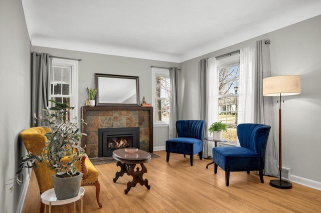 930 Nevada Avenue W, Saint Paul, MN 55117