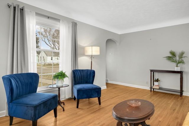 930 Nevada Avenue W, Saint Paul, MN 55117