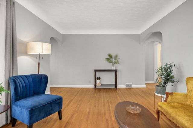 930 Nevada Avenue W, Saint Paul, MN 55117