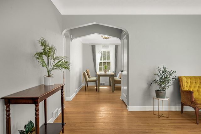 930 Nevada Avenue W, Saint Paul, MN 55117