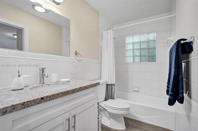 2106 NE 16th Ave, Wilton Manors, FL 33305