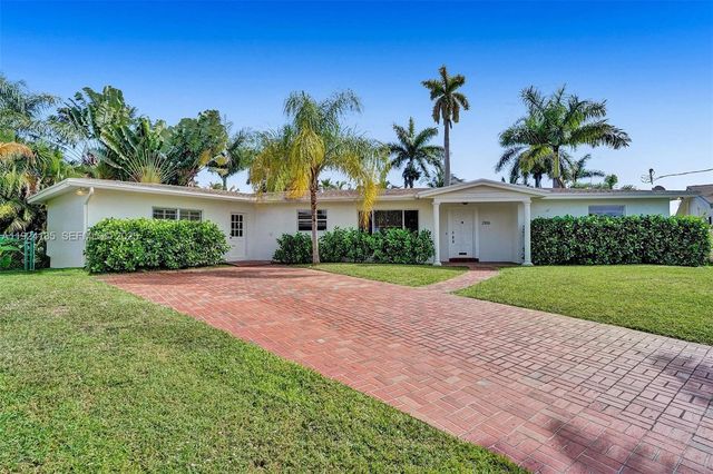 2106 NE 16th Ave, Wilton Manors, FL 33305