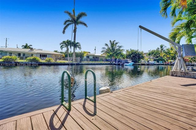 2106 NE 16th Ave, Wilton Manors, FL 33305