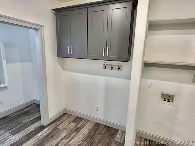 209 9th Avenue NW, Madill, OK 73446